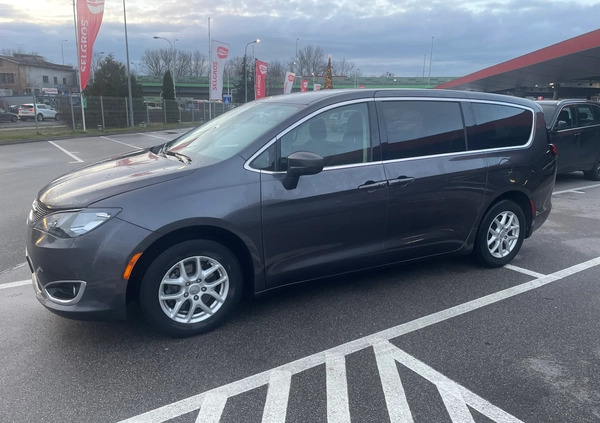 Chrysler Pacifica cena 86900 przebieg: 171400, rok produkcji 2018 z Warszawa małe 436